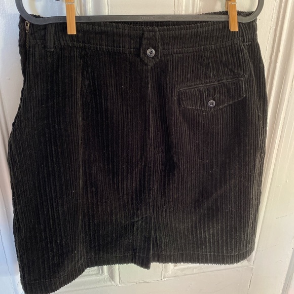 BLACK CORDUROY MINI SKIRT FROM EDDIE BAUER - Picture 2 of 3
